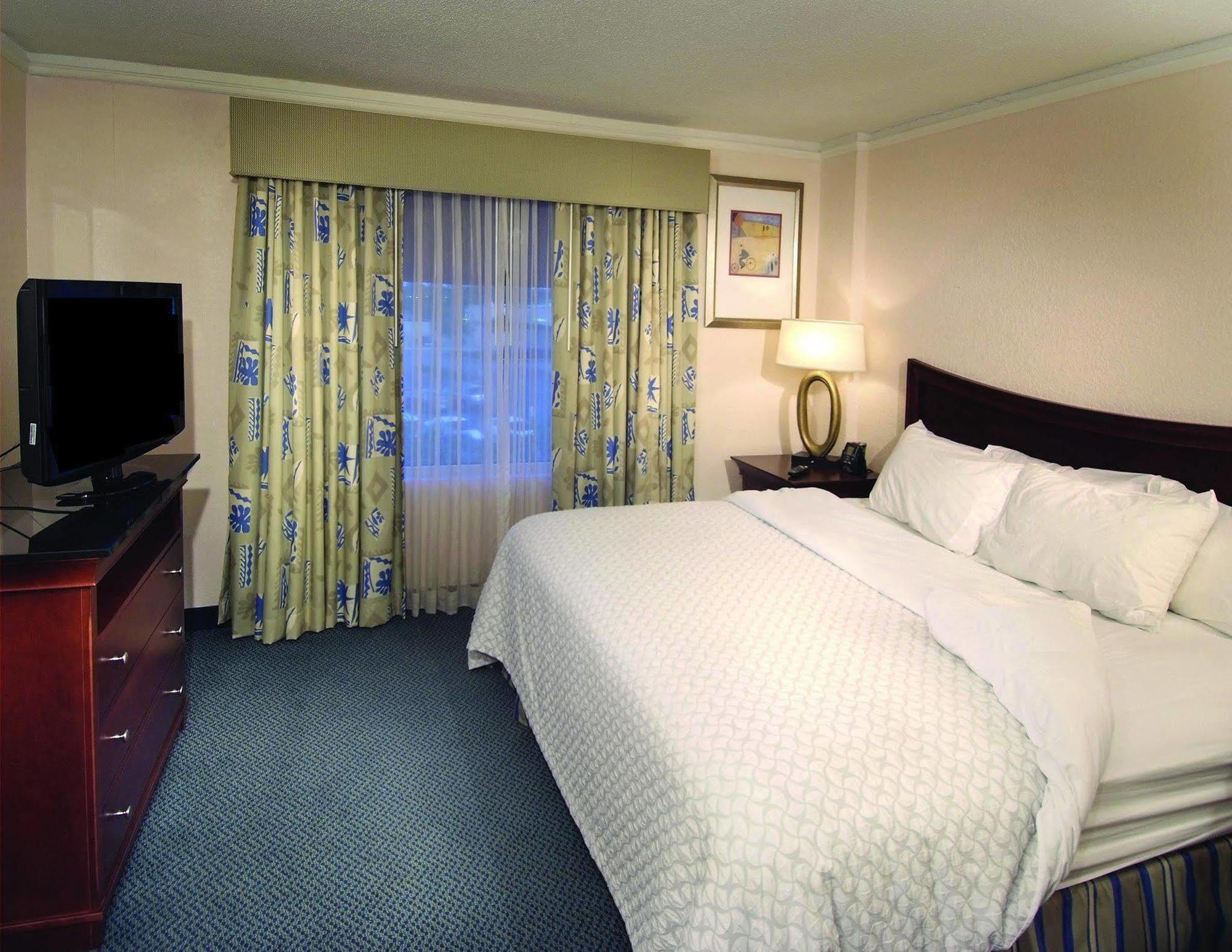 Embassy Suites Brunswick Habitación foto