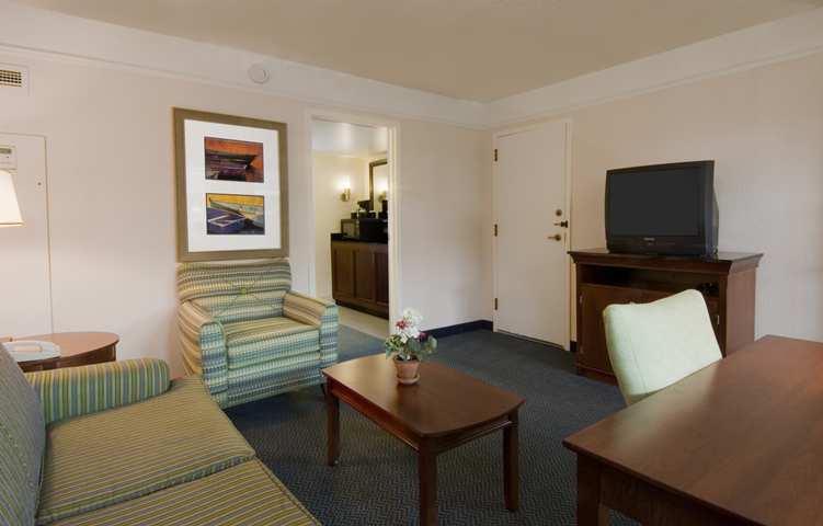 Embassy Suites Brunswick Habitación foto